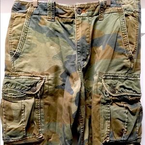 American Eagle Camo cargo shorts